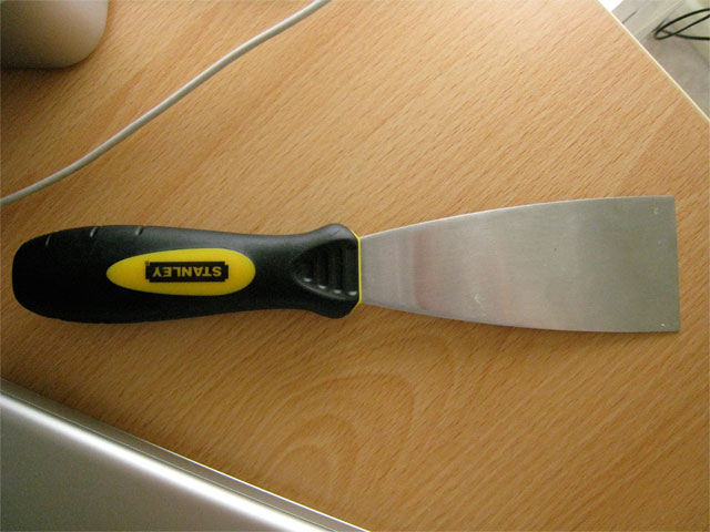 Scratching knife